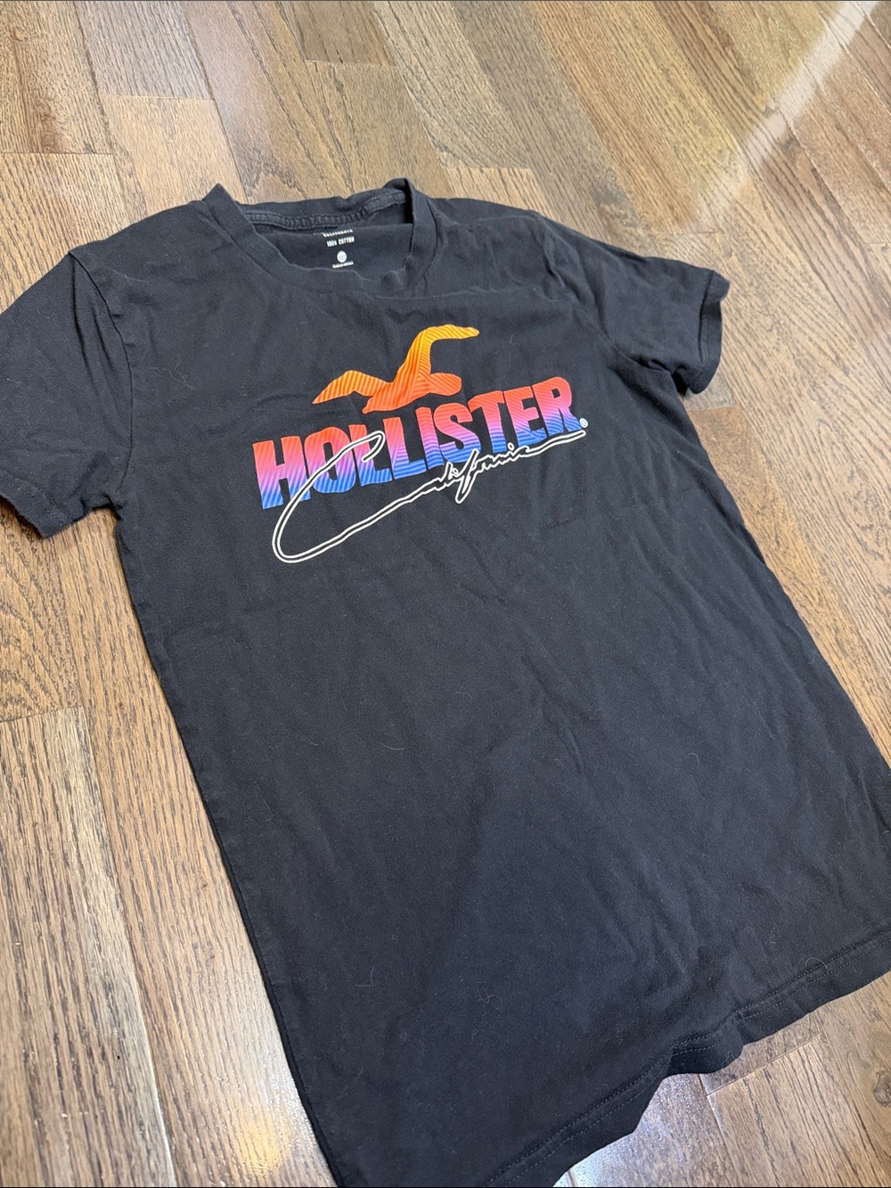 Hollister XXS Black Short-Sleeve Tee with Sunset Gradient Logo